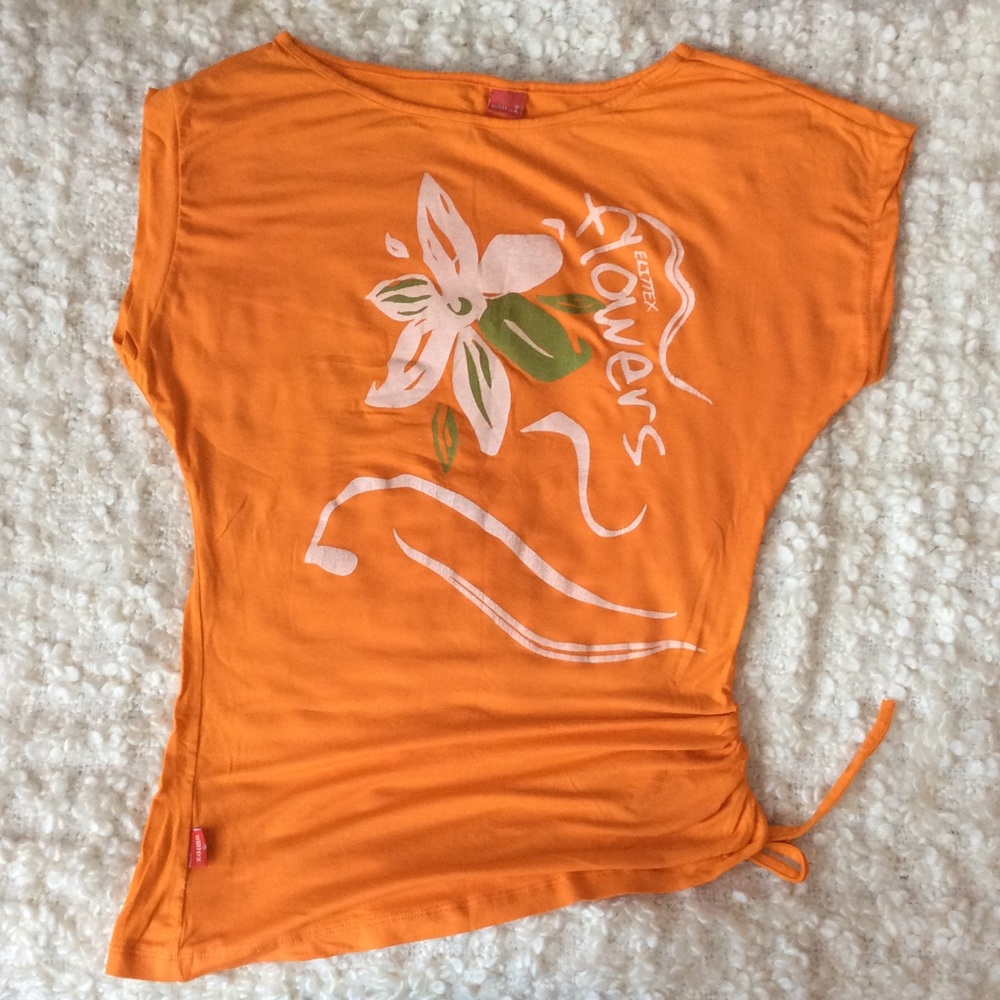 Orange extended cap sleeve long graphic t-shirt